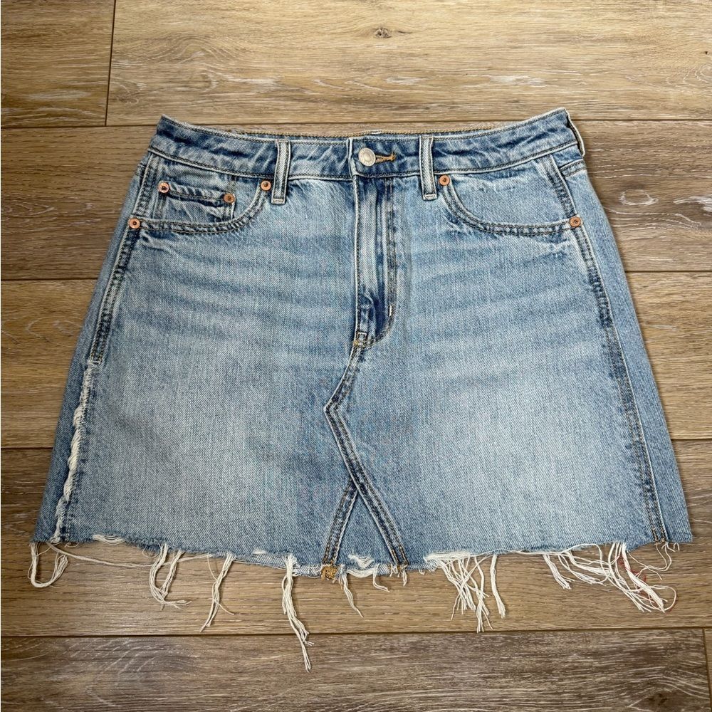 American Eagle Denim Frayed Hem Skirt Sz 6